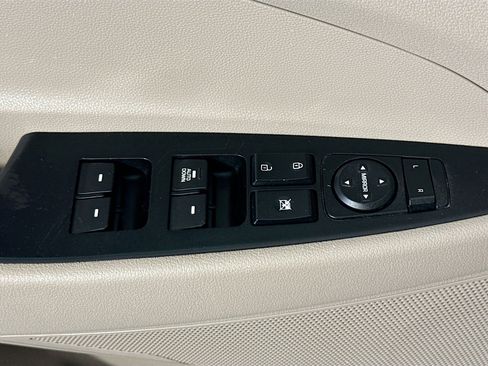 Used 2021 Hyundai Tucson SE image 23