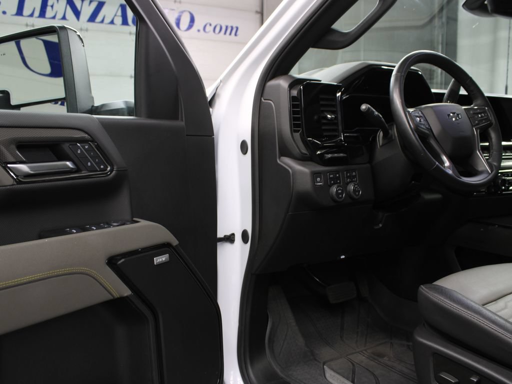 Used 2025 Chevrolet Silverado 2500 ZR2 w/ Technology Package AWD/4WD image 61