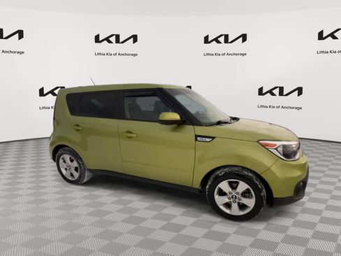 Used 2017 Kia Soul image 2