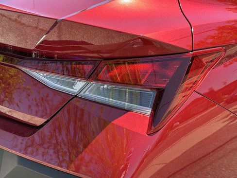 Used 2024 Hyundai Elantra SEL FWD image 11