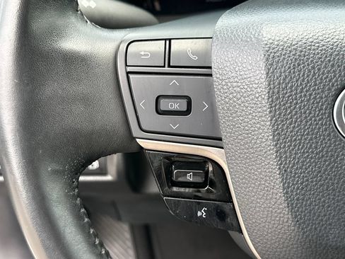 Used 2025 Toyota Camry LE AWD/4WD image 25
