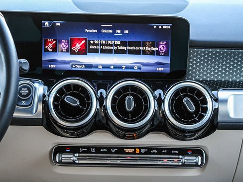 Certified 2025 Mercedes-Benz GLB 250 GLB 250 image 14