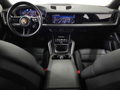Used 2024 Porsche Cayenne AWD/4WD image 15