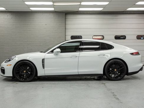 Used 2023 Porsche Panamera image 4