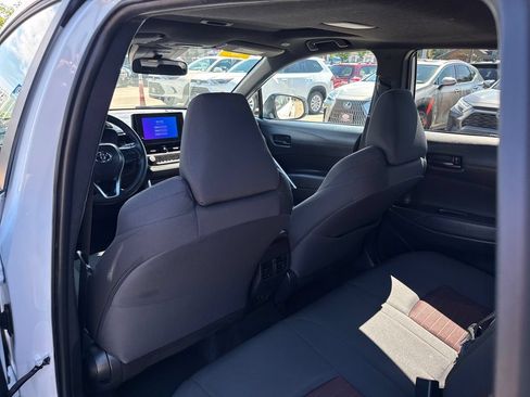 Used 2025 Toyota Corolla Cross AWD Hybrid w/ Moonroof Package image 37