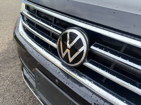Certified 2023 Volkswagen Tiguan SEL R-Line AWD/4WD image 10