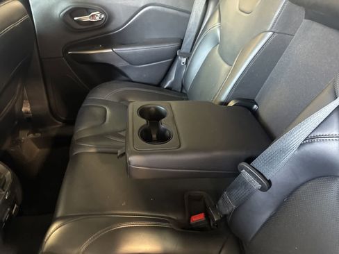 Used 2020 Jeep Cherokee Limited AWD/4WD image 18