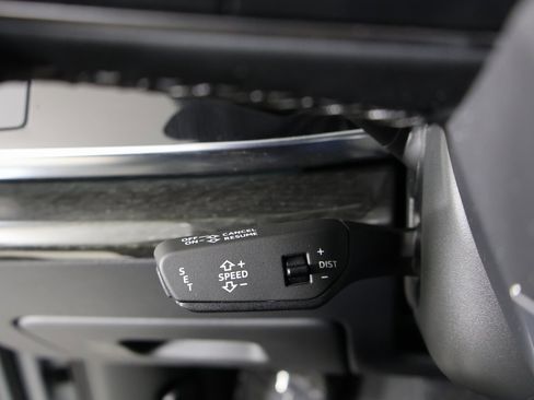 Used 2025 Audi Q7 2.0T Premium w/ Convenience Plus Package image 30