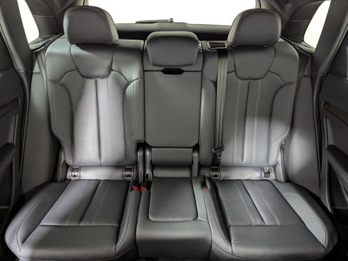 Certified 2024 Audi Q5 e Prestige image 13