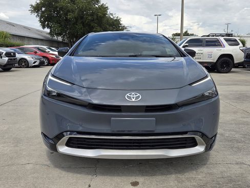 Used 2025 Toyota Prius Plug-In Hybrid FWD image 2