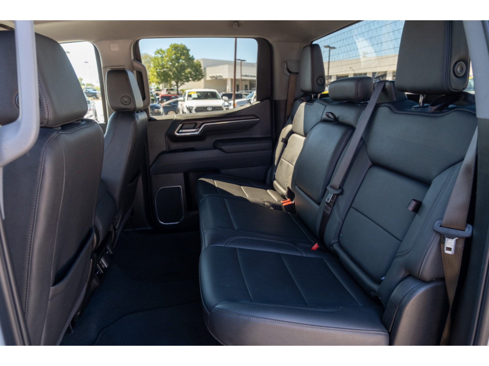 Used 2025 GMC Sierra 1500 SLT RWD image 13