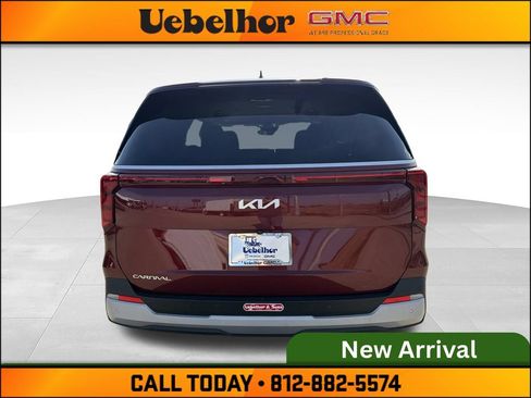 Used 2025 Kia Carnival FWD image 7