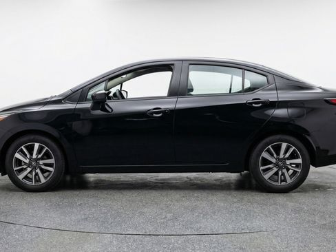 Used 2025 Nissan Versa SV image 5