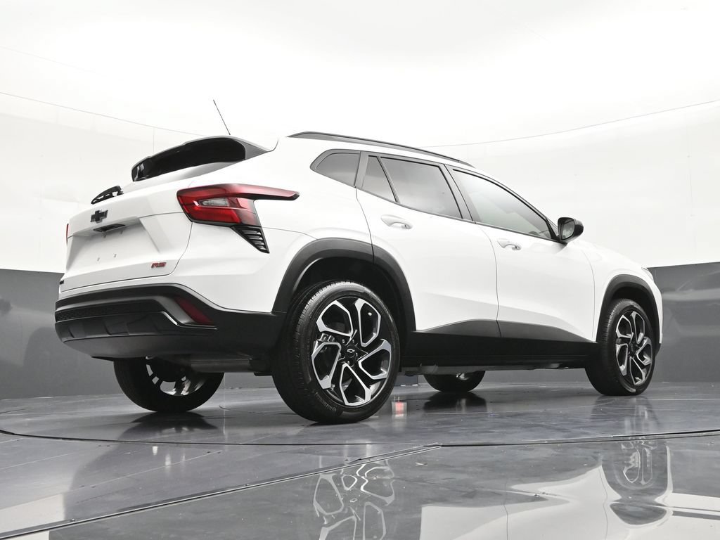 Used 2025 Chevrolet Trax RS FWD image 27