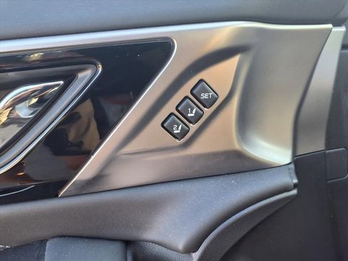 Used 2021 Subaru Outback Limited image 11