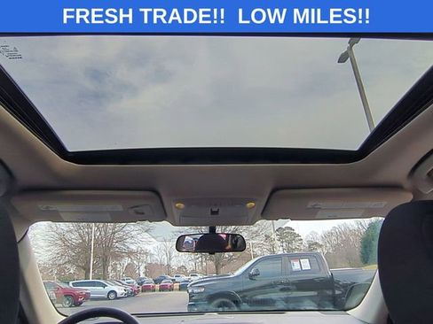 Used 2017 Nissan Rogue SV w/ Sun & Sound Touring Package image 29