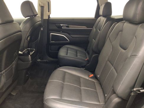 Used 2022 Kia Telluride EX w/ EX Premium Package FWD image 18