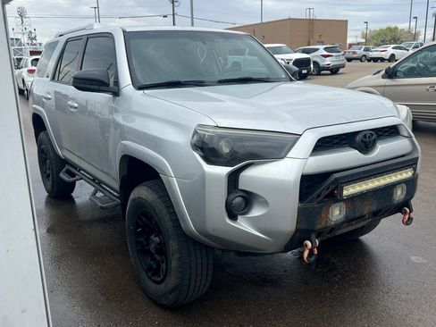Used 2016 Toyota 4Runner SR5 AWD/4WD image 2