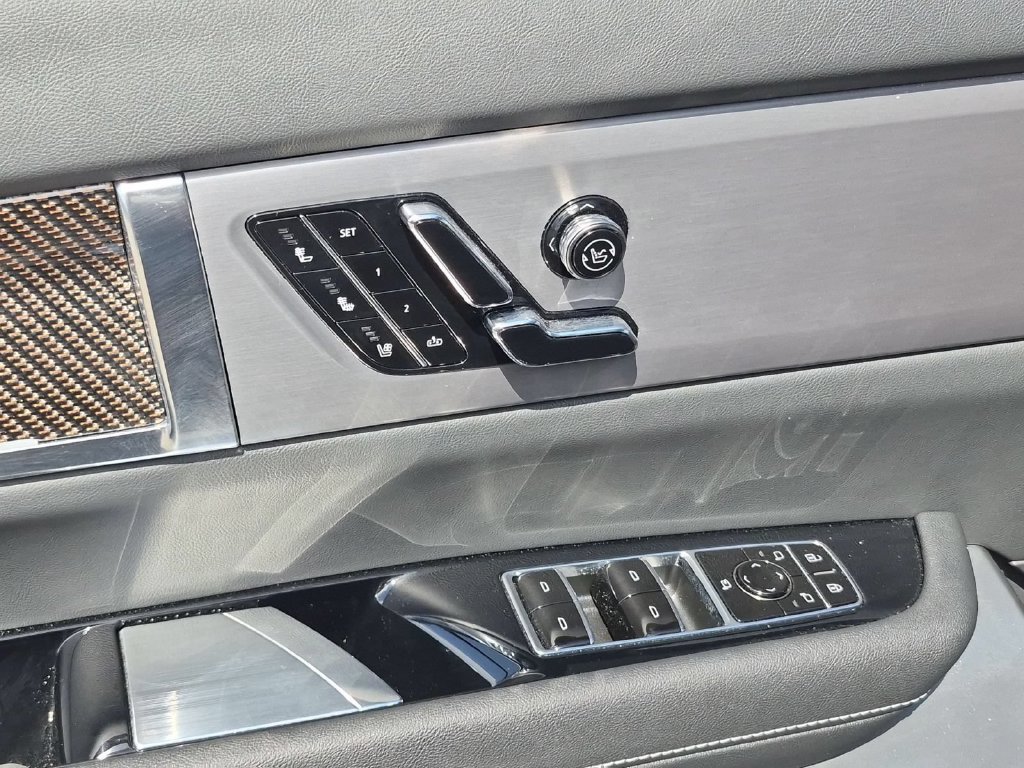 Certified 2026 Cadillac Vistiq Luxury w/ LPO, Floor Liner Package AWD/4WD image 22