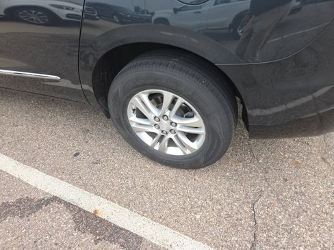 Used 2021 Buick Enclave Essence FWD image 6