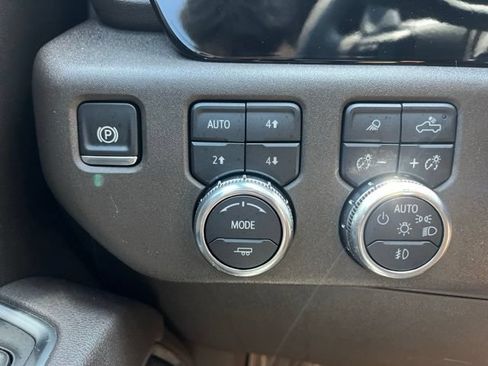 Used 2025 GMC Sierra 1500 SLT w/ SLT Premium Package AWD/4WD image 17