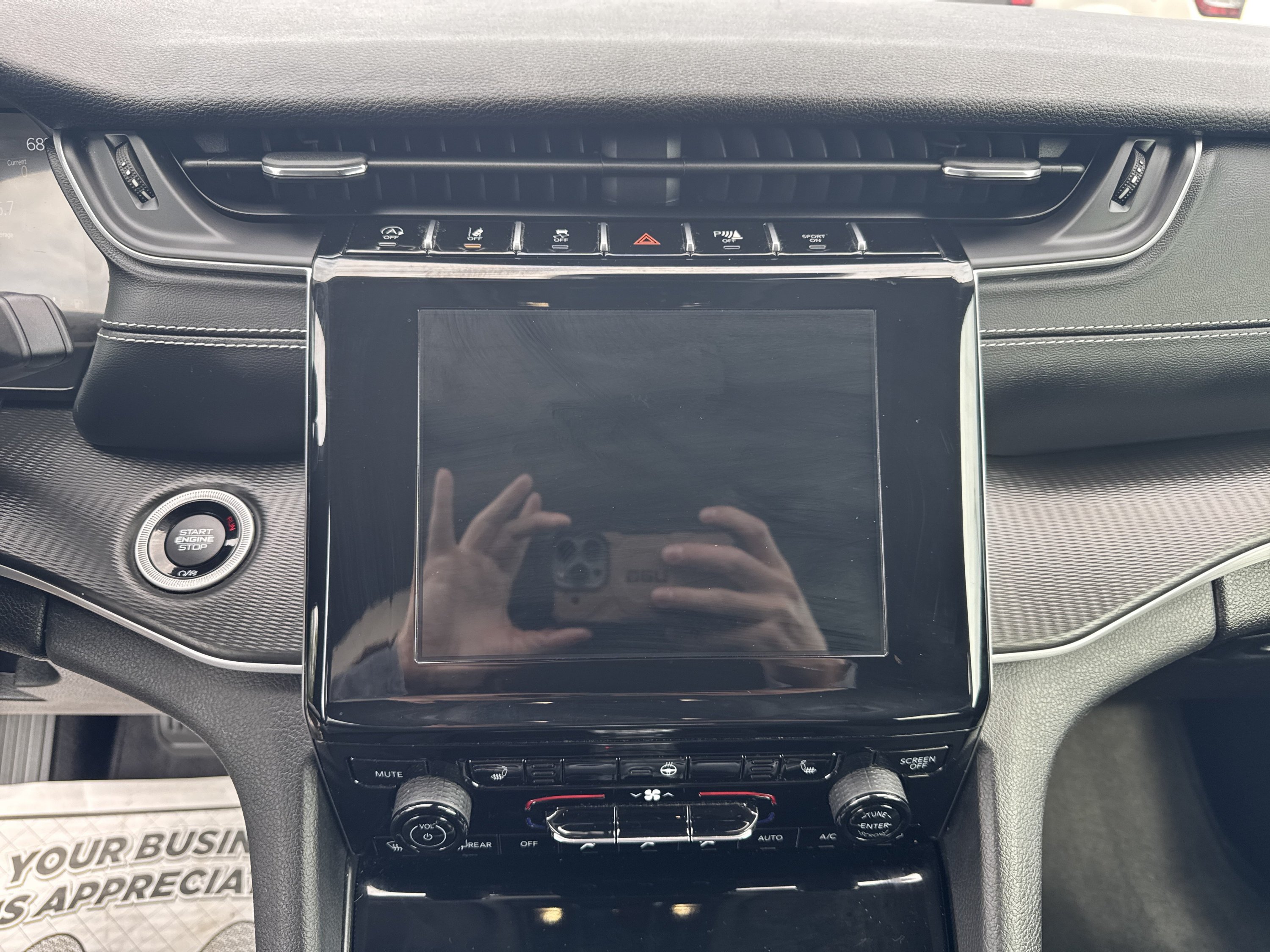 Used 2023 Jeep Grand Cherokee L Laredo w/ Luxury Tech Group I AWD/4WD image 16