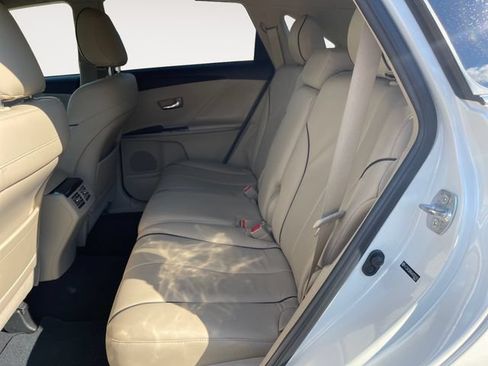 Used 2010 Toyota Venza FWD image 13