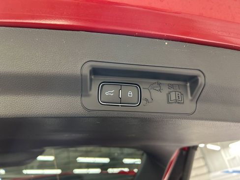 Used 2025 Ford Explorer Platinum w/ Ultimate Package image 39