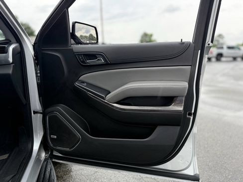 Used 2020 Chevrolet Tahoe LT w/ Luxury Package RWD image 26