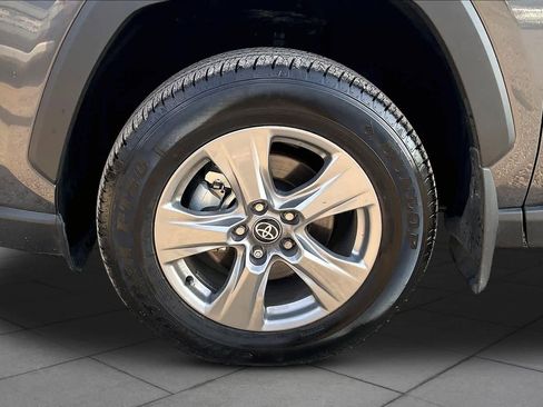 Used 2025 Toyota RAV4 XLE FWD image 11
