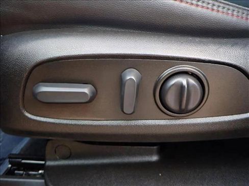 Used 2023 Chevrolet Traverse RS image 13