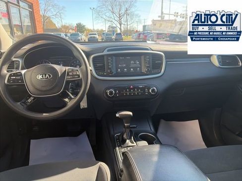 Used 2019 Kia Sorento AWD image 10