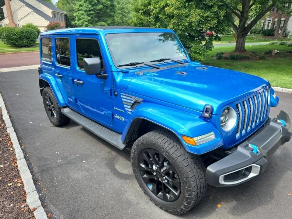 Used 2023 Jeep Wrangler Unlimited Sahara w/ Cold Weather Group AWD/4WD image 1