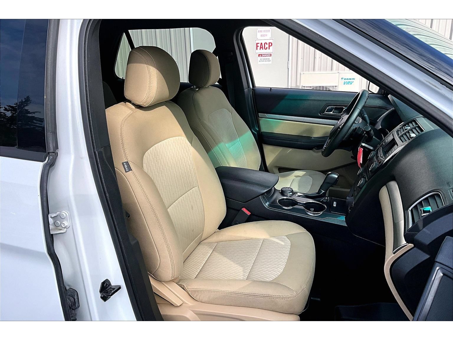 Used 2016 Ford Explorer 4WD image 7