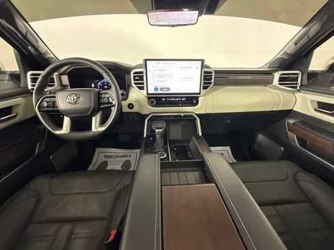 Used 2025 Toyota Sequoia Capstone AWD/4WD image 39