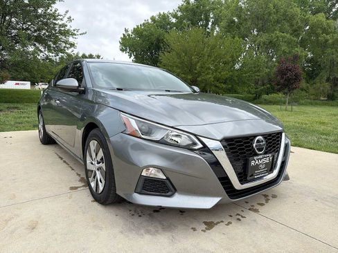 Used 2020 Nissan Altima 2.5 S FWD image 8