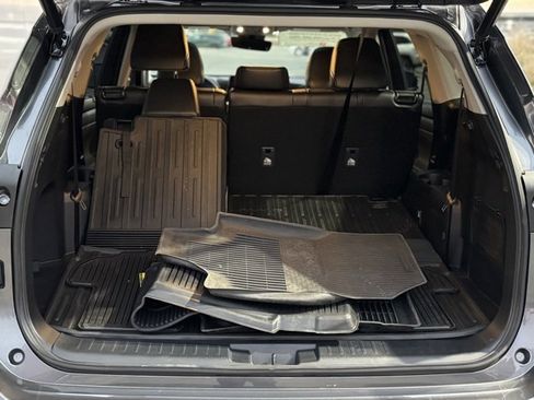 Certified 2022 Toyota Highlander XLE image 44