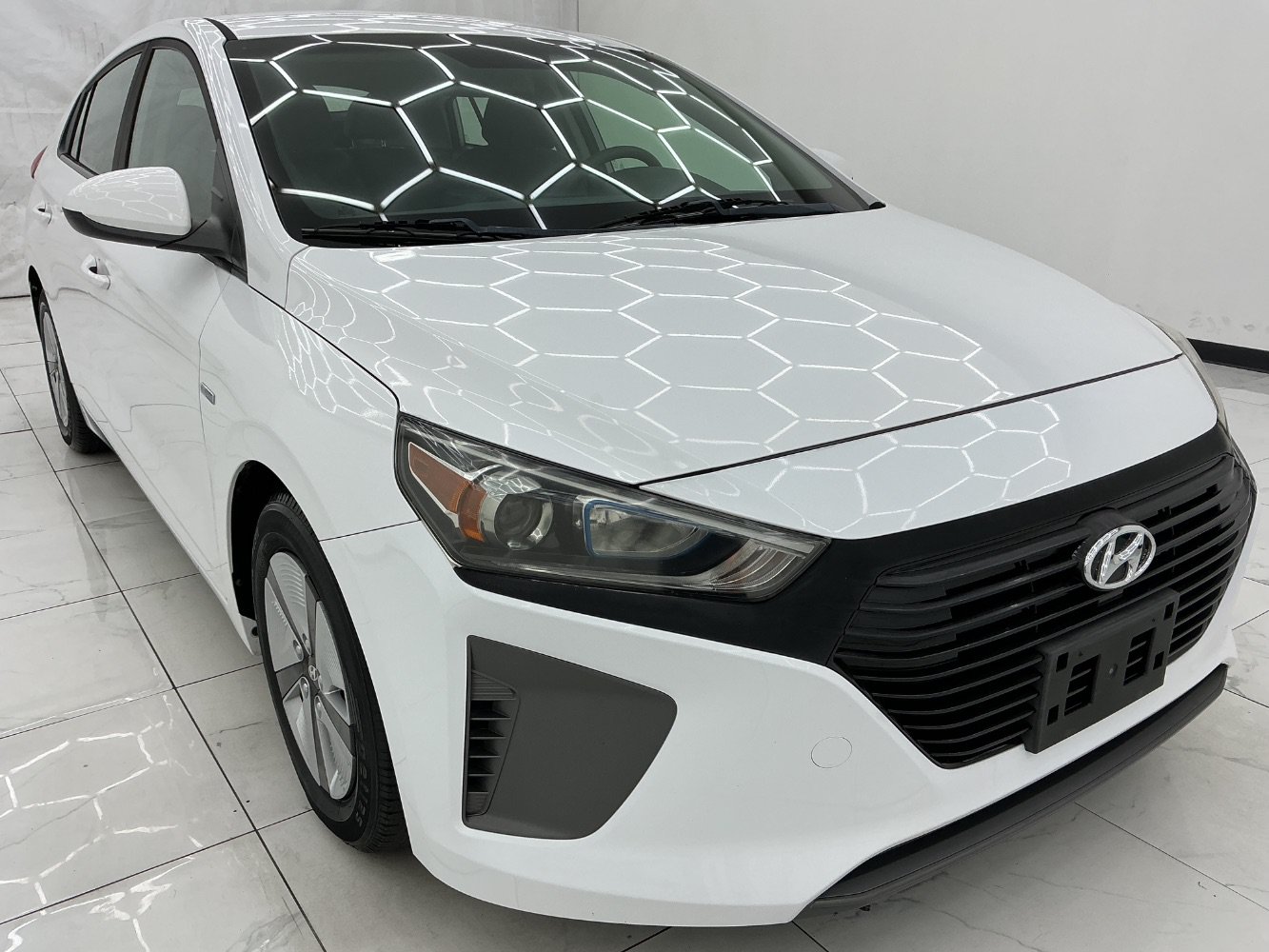 Used 2018 Hyundai Ioniq Blue FWD image 3