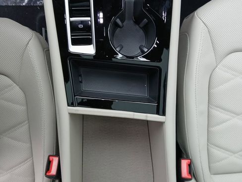 New 2026 Volkswagen Atlas SE image 25