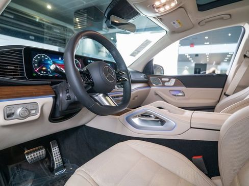 New 2026 Mercedes-Benz GLS 450 4MATIC image 4