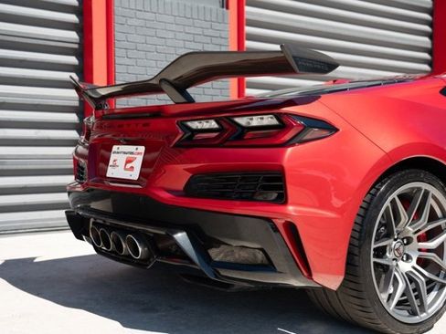 Used 2025 Chevrolet Corvette Z06 w/ Z07 Performance Package image 17