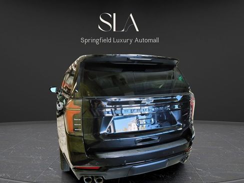 Used 2025 Chevrolet Suburban Z71 AWD/4WD image 8