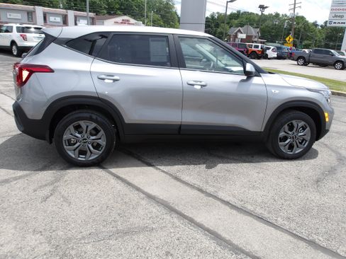 Used 2026 Kia Seltos LX AWD/4WD image 8