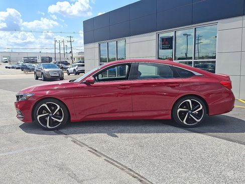 Used 2018 Honda Accord Sport image 4
