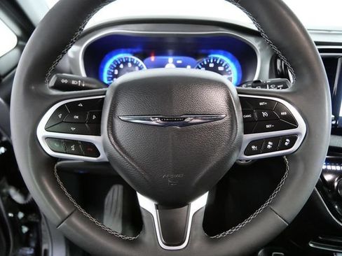 Used 2025 Chrysler Pacifica Select FWD image 20