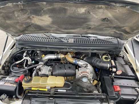 Used 2001 Ford F250 Lariat image 6