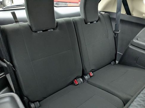 Used 2016 Mitsubishi Outlander SE image 16