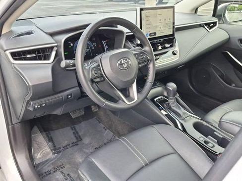 Certified 2025 Toyota Corolla XLE FWD image 4