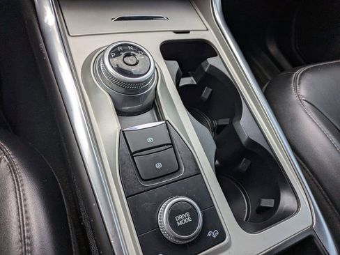 Used 2022 Ford Explorer XLT w/ Equipment Group 202A image 16