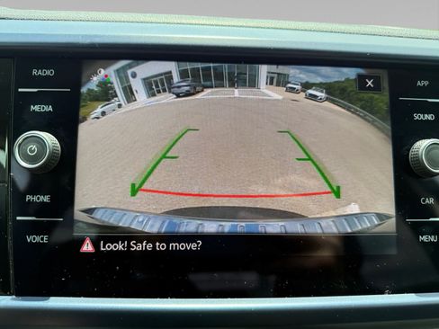 Used 2024 Volkswagen Taos SE AWD/4WD image 16